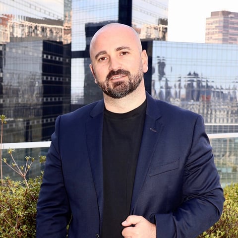 Klajdi Rroshi headshot